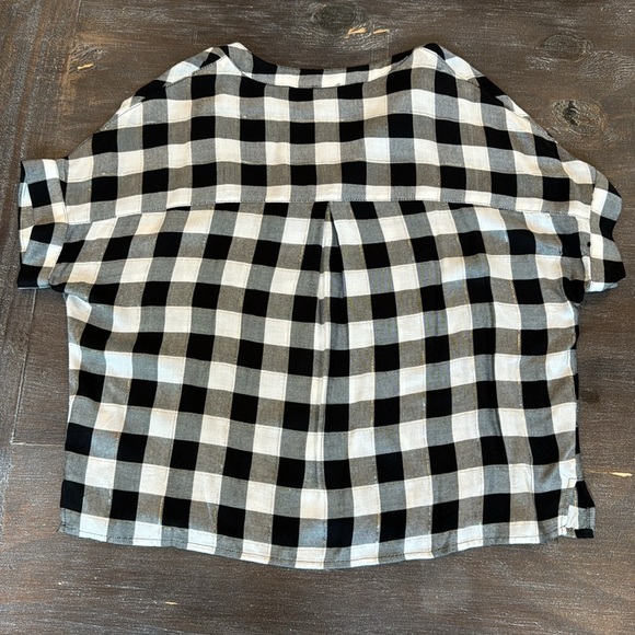 NWT Plaid Button Down Short Sleeve Shirt Gingham Black White Gold Accent XS - Picture 2 of 10